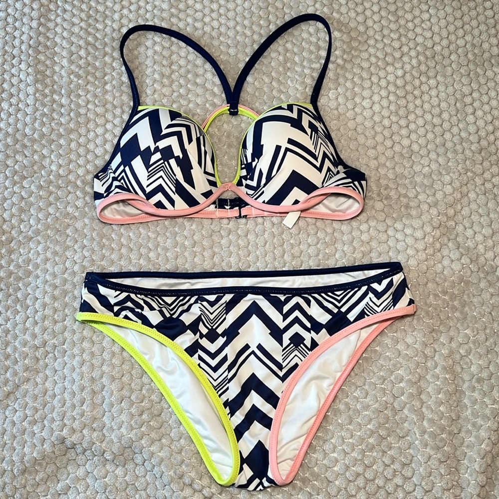 Victoria’s Secret bikini